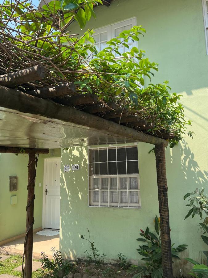 Casa Verde No Centro De Araquari Exteriör bild